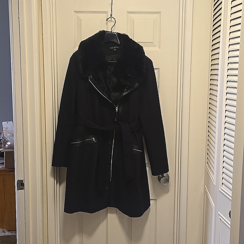 Chic Via Spiga wool blend coat